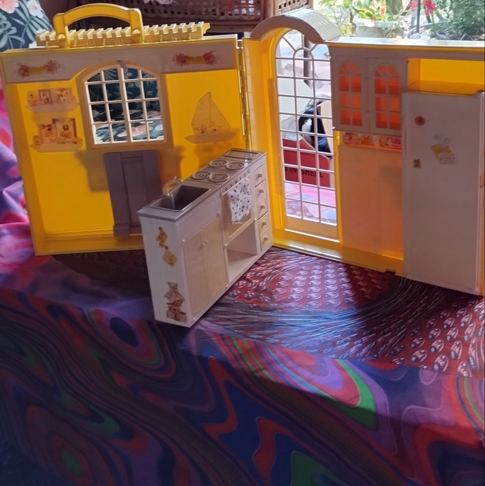 Vintage Barbie Happy Family Grandmas Kitchen Townhouse 1998